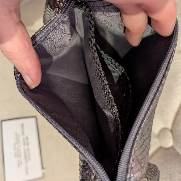 Michael Kors Metallic Cosmetic Case 2012 Limited Edition Collab W Estee Lauder - Picture 6 of 14